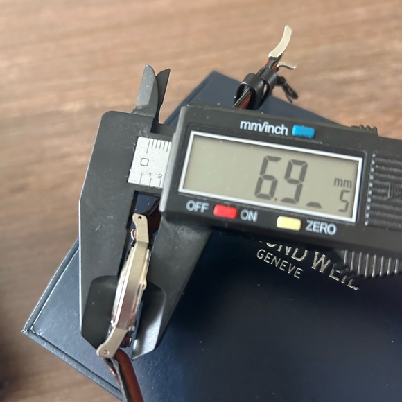 RAYMOND WEIL W1 ladies watch new - Picture 5 of 9